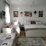 Eco-lux With Free Bicycles End Free Parking شقة