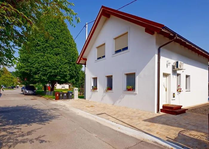 Eco-lux With Free Bicycles End Free Parking *