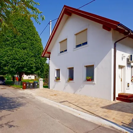 Eco-lux With Free Bicycles End Free Parking *